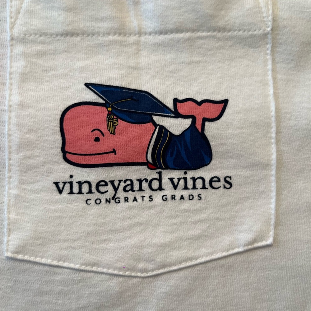 Vineyard and Vines 2 sided pocket tee 🐟🎓NWT
